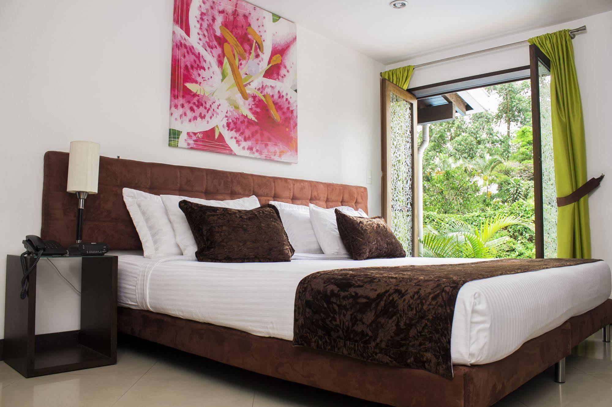 Las Rosas Hotel Boutique Medellín Extérieur photo